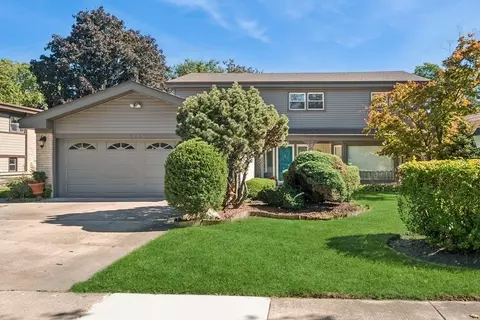 9643 Tripp Ave, Skokie, IL 60076