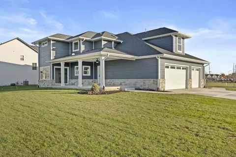 Exterior - 443 Megan Way, Munster, IN 46321 photo 6 of 7