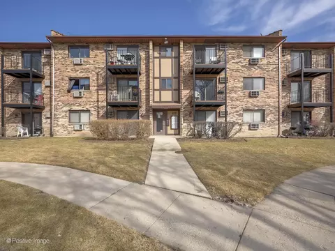 112 Klein Creek Ct #4D, Carol Stream, IL 60188