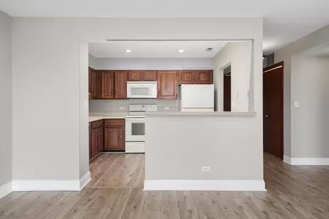 711 S River Rd #710, Des Plaines, IL 60016 photo 11