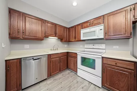 711 S River Rd #710, Des Plaines, IL 60016 photo 15