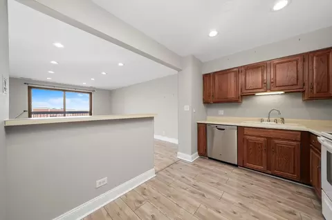711 S River Rd #710, Des Plaines, IL 60016 photo 16