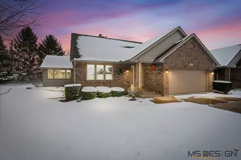 1726 Brock Cir, Sycamore, IL 60178