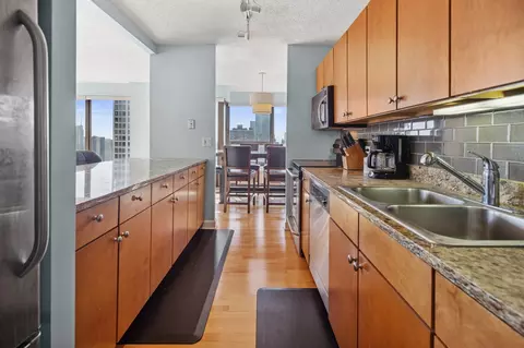 30 E Huron St #4702, Chicago, IL 60611 photo 12