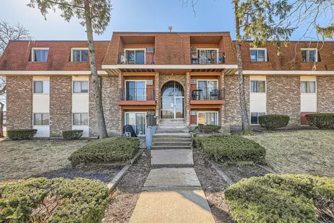 555 Heritage Dr #213, Hoffman Estates, IL 60169