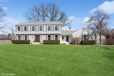 36 W862 Woodland Ct, Saint Charles, IL 60175