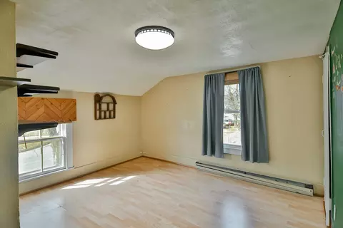 Bedroom - 225 W 5th St W, Pecatonica, IL 61063 photo 4 of 6