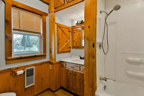 Bath - 225 W 5th St W, Pecatonica, IL 61063 photo 1 of 3