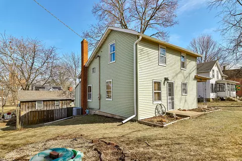 Exterior - 225 W 5th St W, Pecatonica, IL 61063 photo 6 of 6