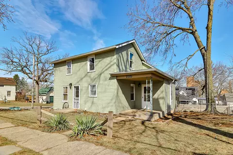 225 W 5th St W, Pecatonica, IL 61063