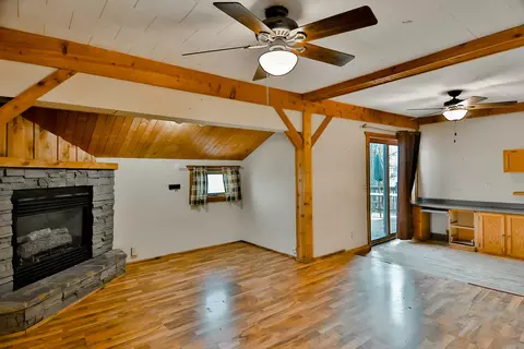 Living - 225 W 5th St W, Pecatonica, IL 61063 photo 5 of 7