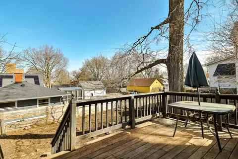 Exterior - 225 W 5th St W, Pecatonica, IL 61063 photo 3 of 6
