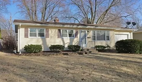 424 S 14th St, Saint Charles, IL 60174