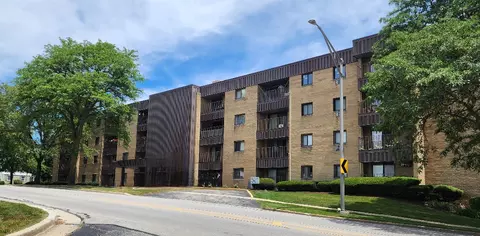 1133 S Finley Rd #404, Lombard, IL 60148