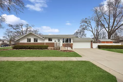 402 E Highland Ave, Mount Prospect, IL 60056