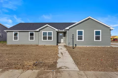601 Jerin Dr, Fisher, IL 61843