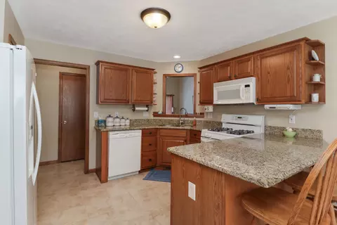 1008 Pine Meadows Ct, Normal, IL 61761 photo 9