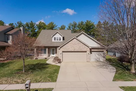 1008 Pine Meadows Ct, Normal, IL 61761