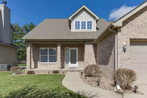 1008 Pine Meadows Ct, Normal, IL 61761 photo 2