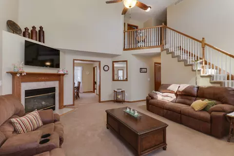 1008 Pine Meadows Ct, Normal, IL 61761 photo 4