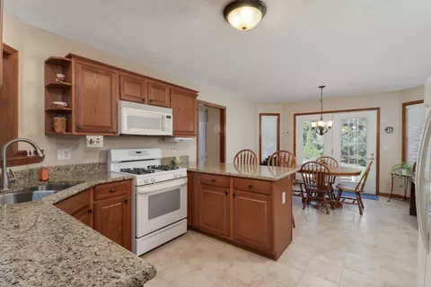 1008 Pine Meadows Ct, Normal, IL 61761 photo 8