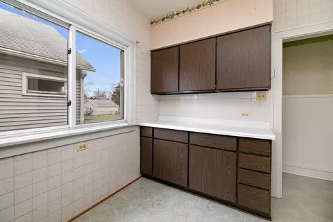 Kitchen - 844 S Lincoln Ave, Kankakee, IL 60901 photo 3 of 3