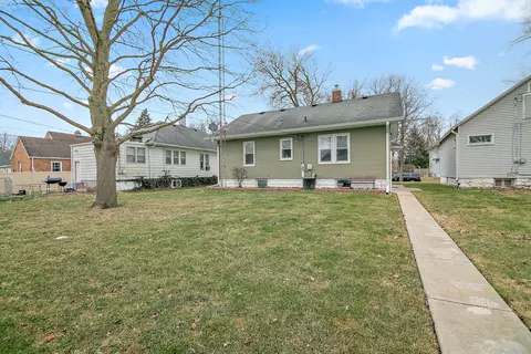 Exterior - 844 S Lincoln Ave, Kankakee, IL 60901 photo 4 of 5