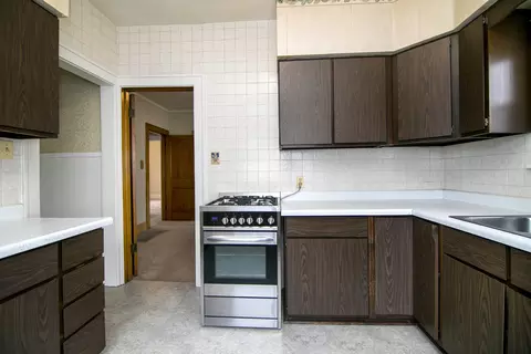 Kitchen - 844 S Lincoln Ave, Kankakee, IL 60901 photo 2 of 3
