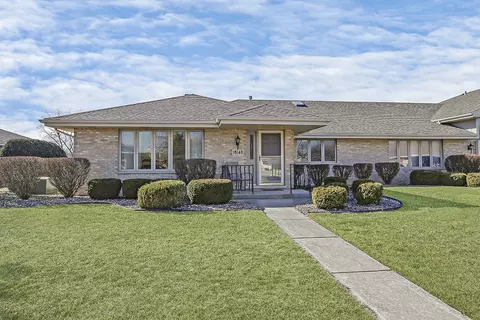 18148 Vermont Ct #243, Orland Park, IL 60467