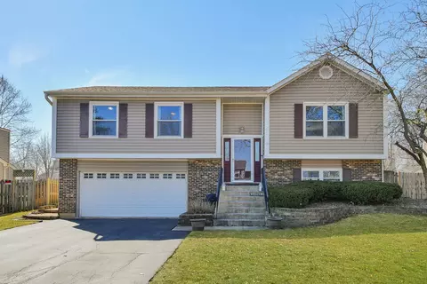 1180 S Beechtree Ln, Bartlett, IL 60103