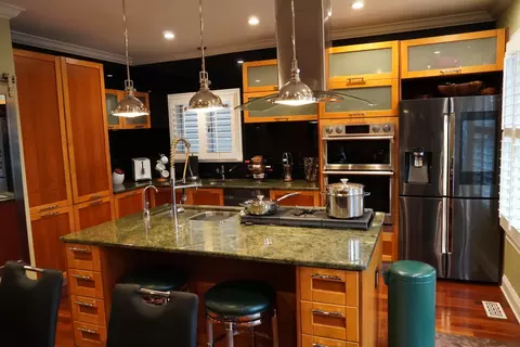 Kitchen - 2108 E 93rd St, Chicago, IL 60617 photo 3 of 8