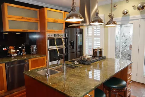 Kitchen - 2108 E 93rd St, Chicago, IL 60617 photo 7 of 8