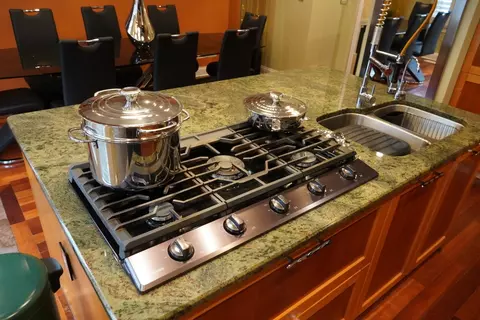 Kitchen - 2108 E 93rd St, Chicago, IL 60617 photo 4 of 8