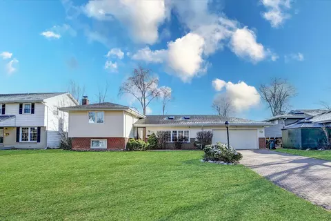 3545 Carol Ln, Northbrook, IL 60062
