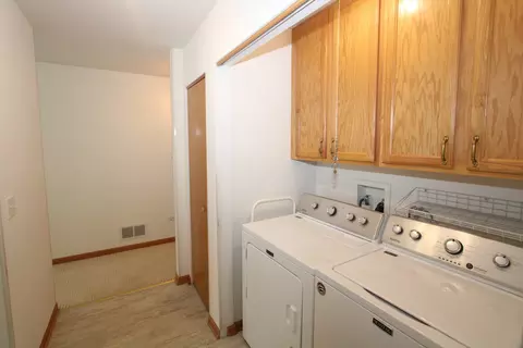 1660 Willow Circle Dr, Crest Hill, IL 60403 photo 16