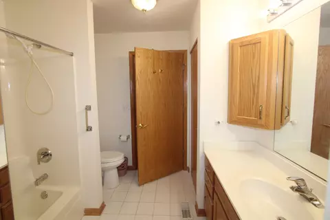 1660 Willow Circle Dr, Crest Hill, IL 60403 photo 22