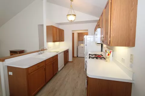 1660 Willow Circle Dr, Crest Hill, IL 60403 photo 14