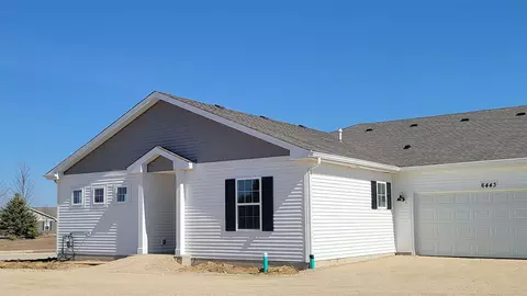 6443 Juniper Dr, Wonder Lake, IL 60097