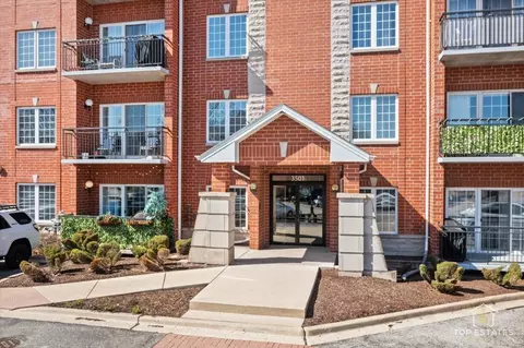 3501 Wellington Ct #412, Rolling Meadows, IL 60008
