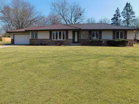 4381 Grainery Rd, Roscoe, IL 61073 photo 4