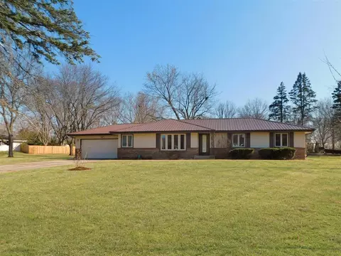 4381 Grainery Rd, Roscoe, IL 61073 photo 2