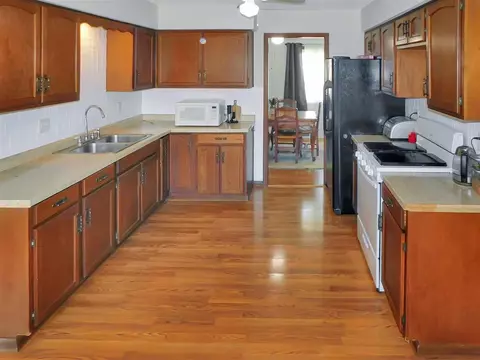 4381 Grainery Rd, Roscoe, IL 61073 photo 11