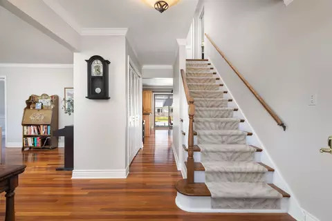 Entry Way - 6458 Cape Cod Ct, Lisle, IL 60532 photo 2 of 3