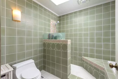 Bath - 6458 Cape Cod Ct, Lisle, IL 60532 photo 3 of 5