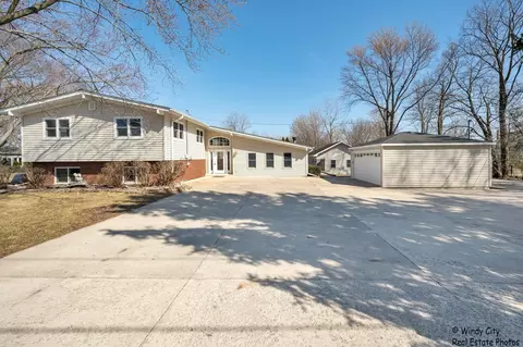2 S S875 S Raddant Rd, Batavia, IL 60510