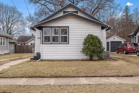 1808 N Winnebago St, Rockford, IL 61103