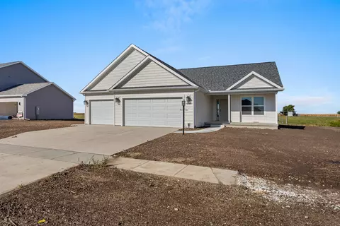 601 Patterson Dr, Fisher, IL 61843