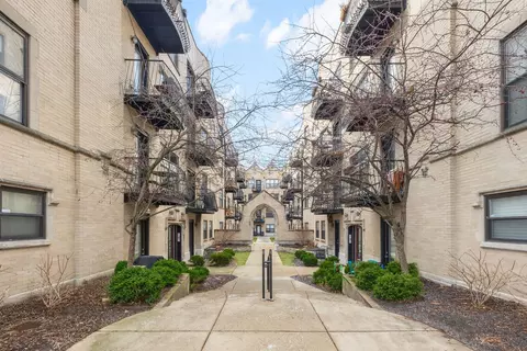 4434 N Damen Ave #3W, Chicago, IL 60625