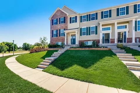 4501 Neubauer Cir #301, Lindenhurst, IL 60046