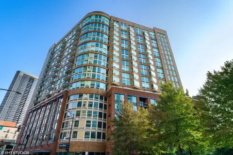 600 N Kingsbury St #812, Chicago, IL 60654